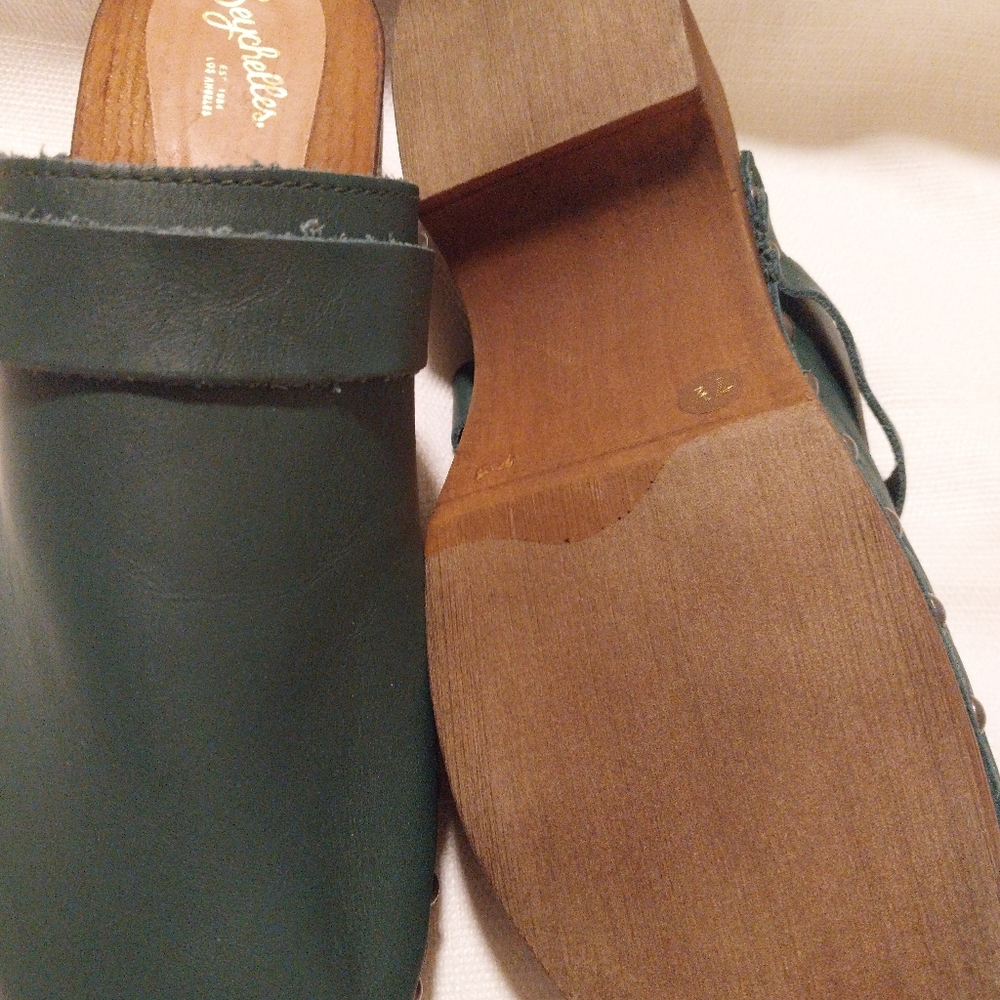 Seychelles Teal Leather Loud and Clear Studded Clog NWOB - Picture 9 of 9